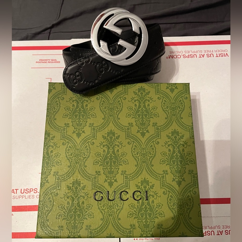 Gucci signature belt